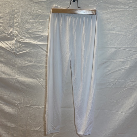 Pretty Little Thing Pants - Picture 2 of 6